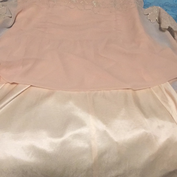 Nice Claup Flowy Peach Dress with Flower Rimming - Picture 9 of 9